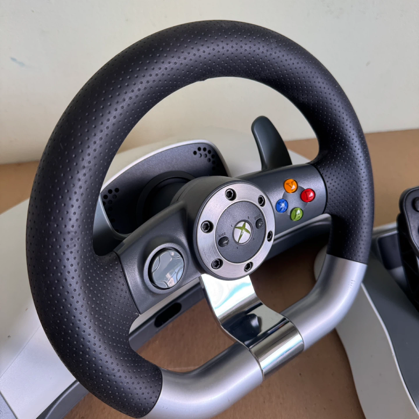 Xbox 360 Wireless Racing Wheel and Pedals + Forza Motorsport 4 - photo 5