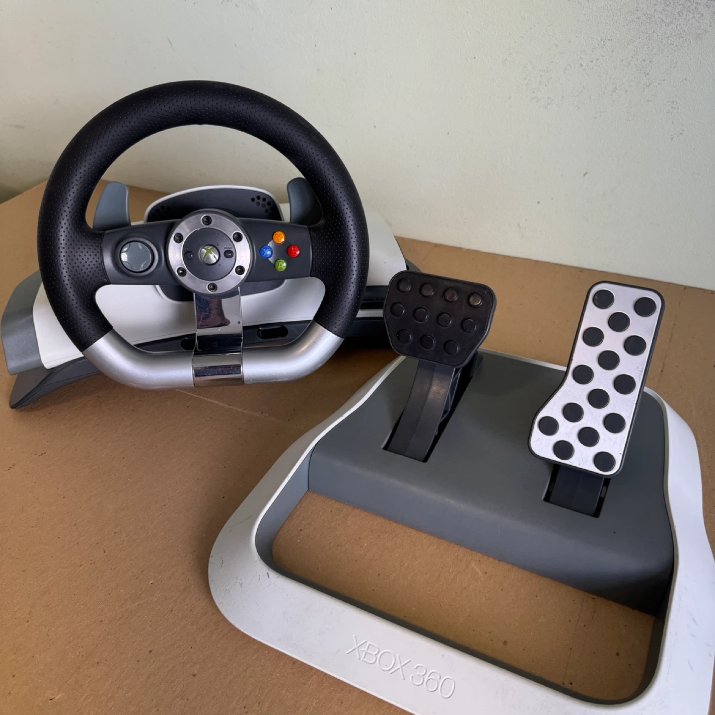 Xbox 360 Wireless Racing Wheel and Pedals + Forza Motorsport 4 - photo 4