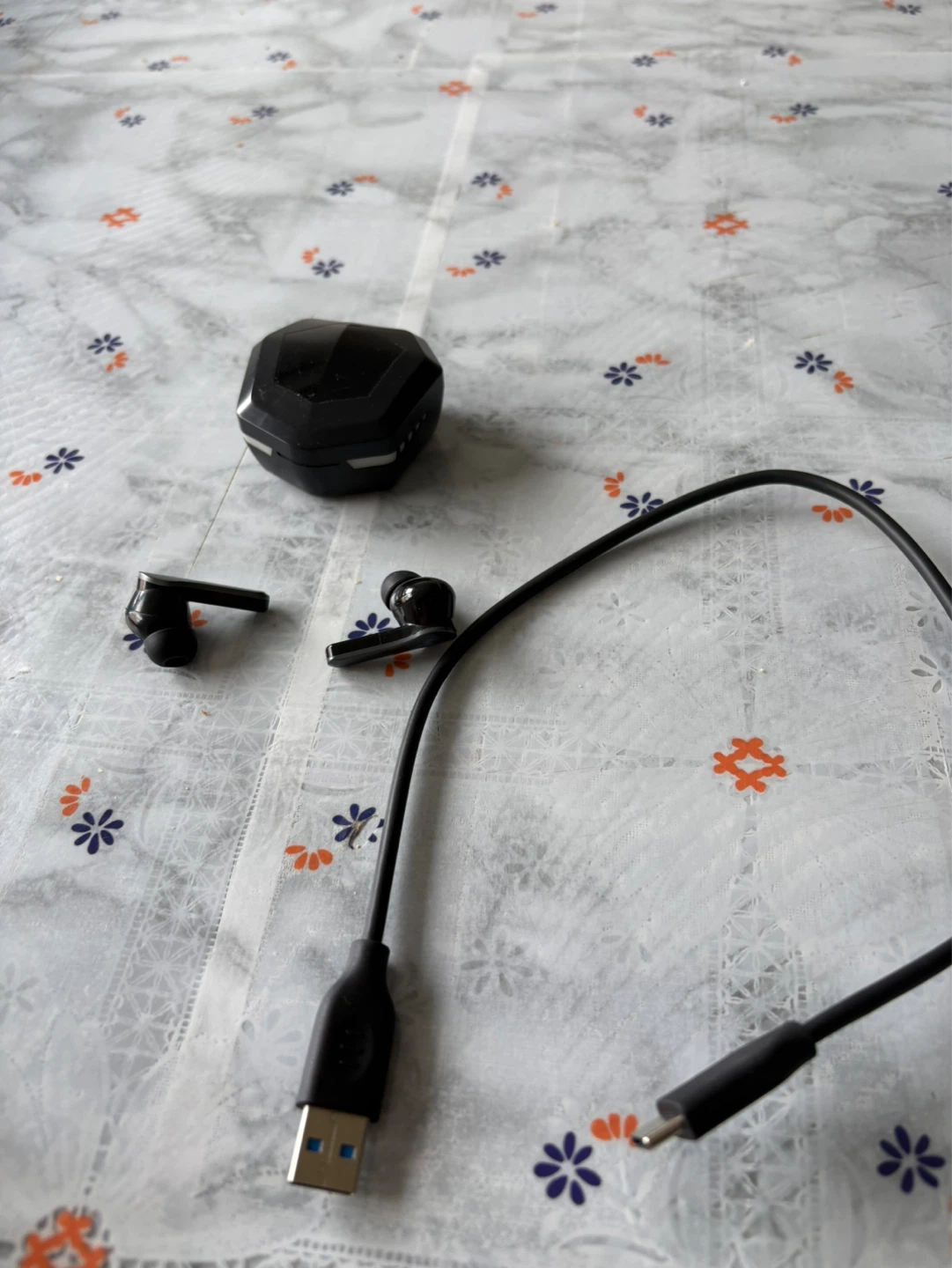 Wireless Bluetooth Earbuds - photo 2