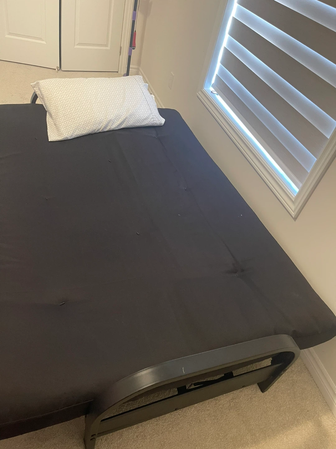 Black metal frame Futon