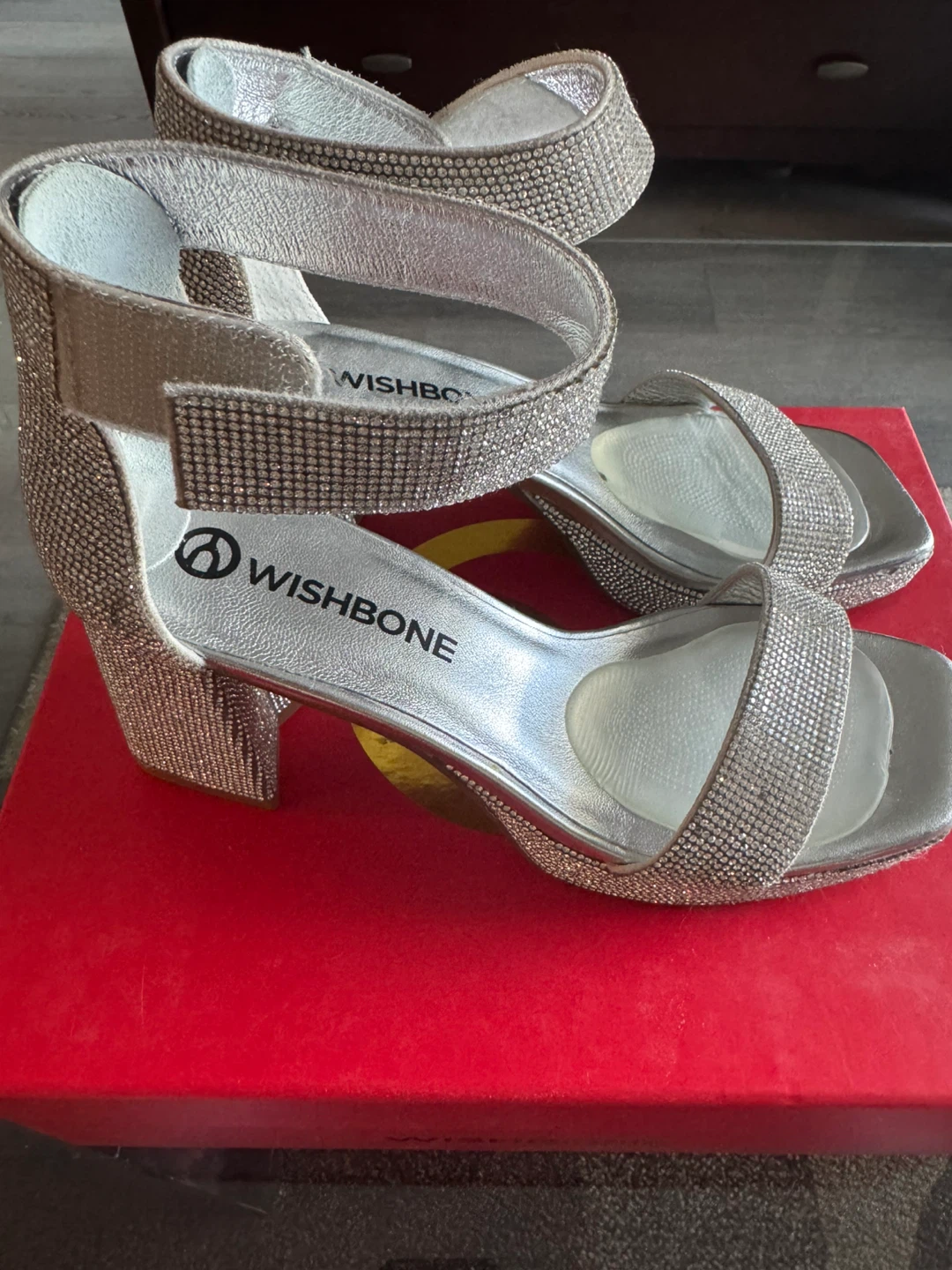 Wishbone Kiara Crystal Heel