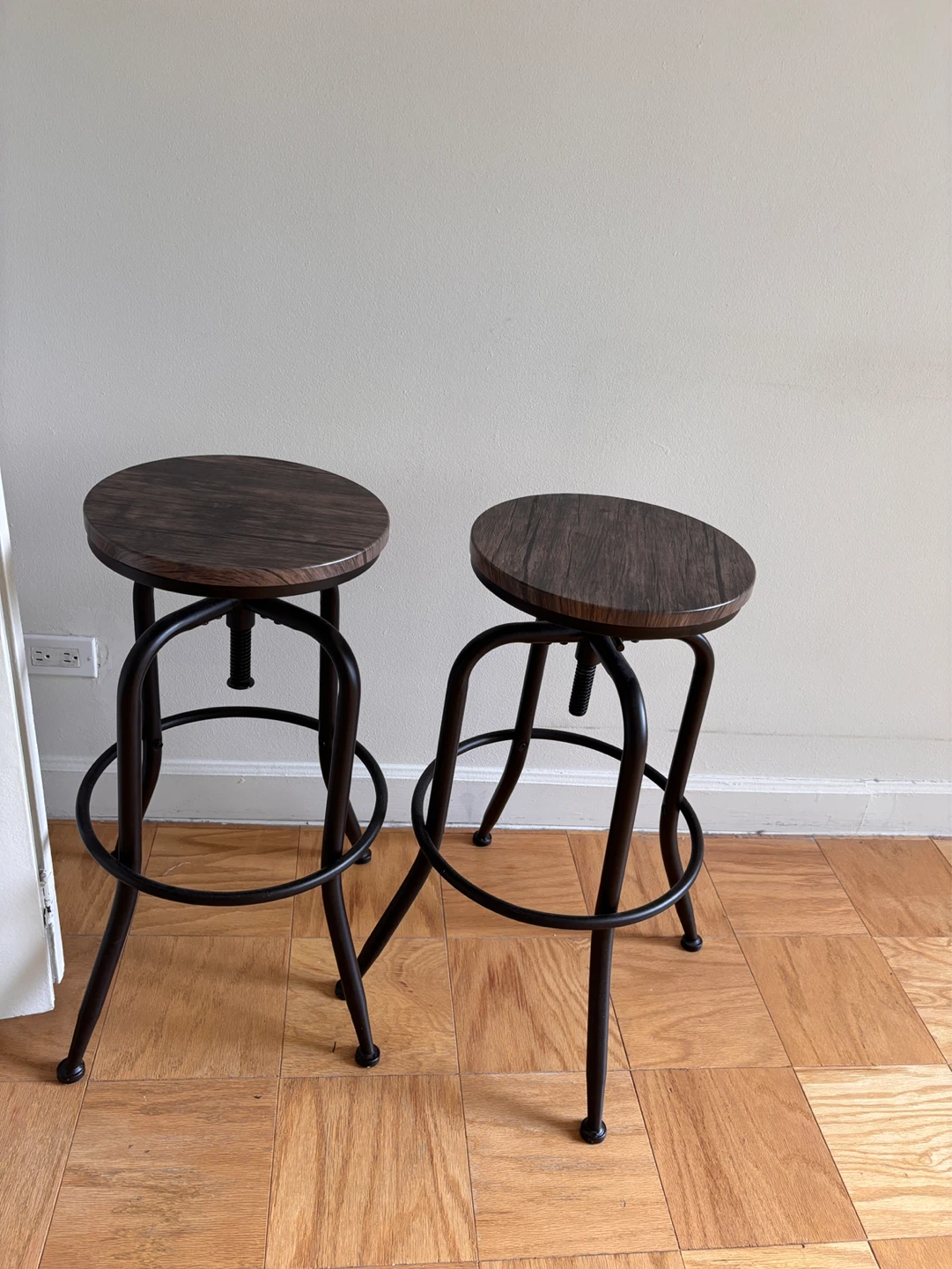 Set of 2 Adjustable Swivel Bar Stools