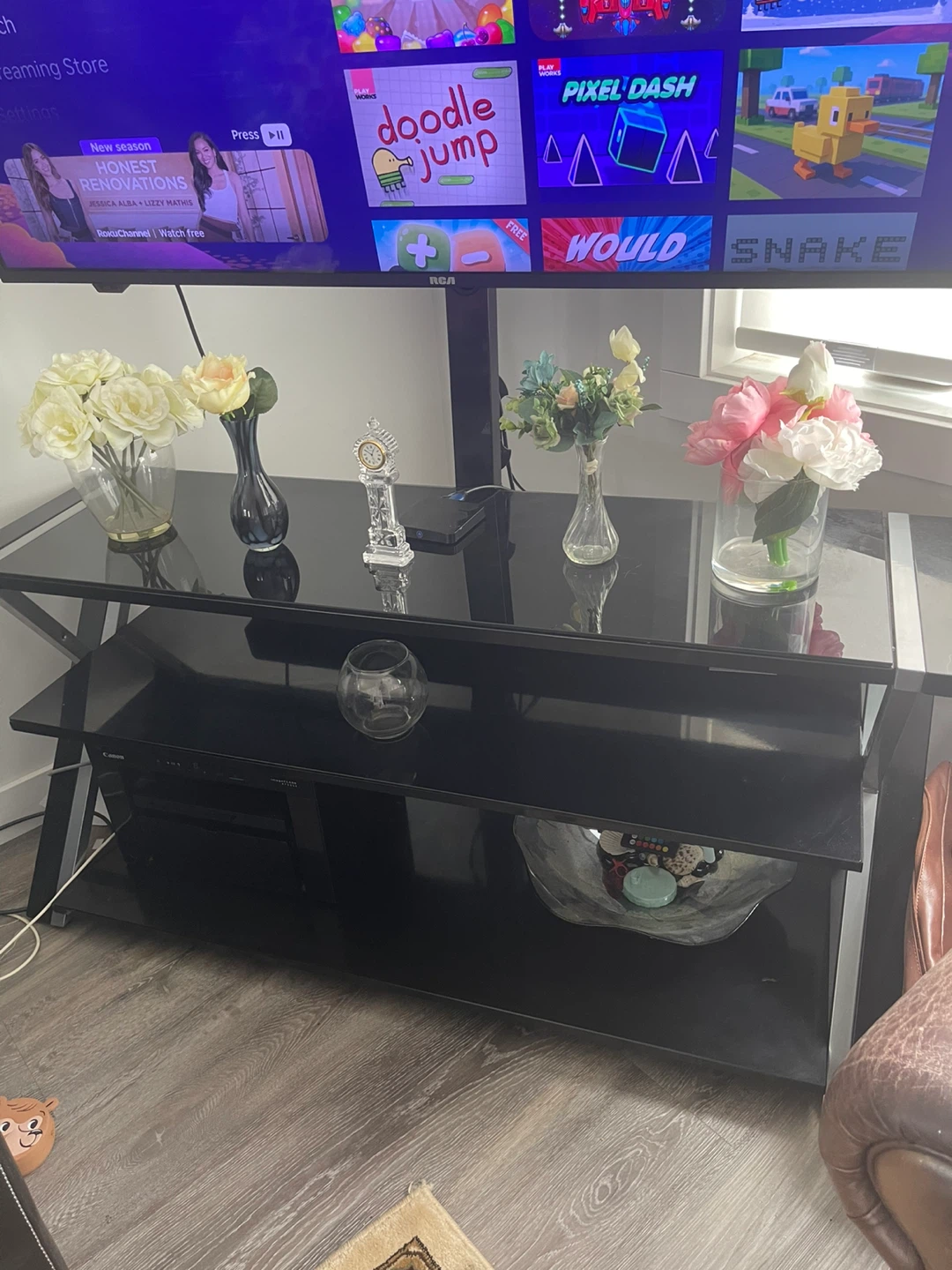 Tv stand with Tv