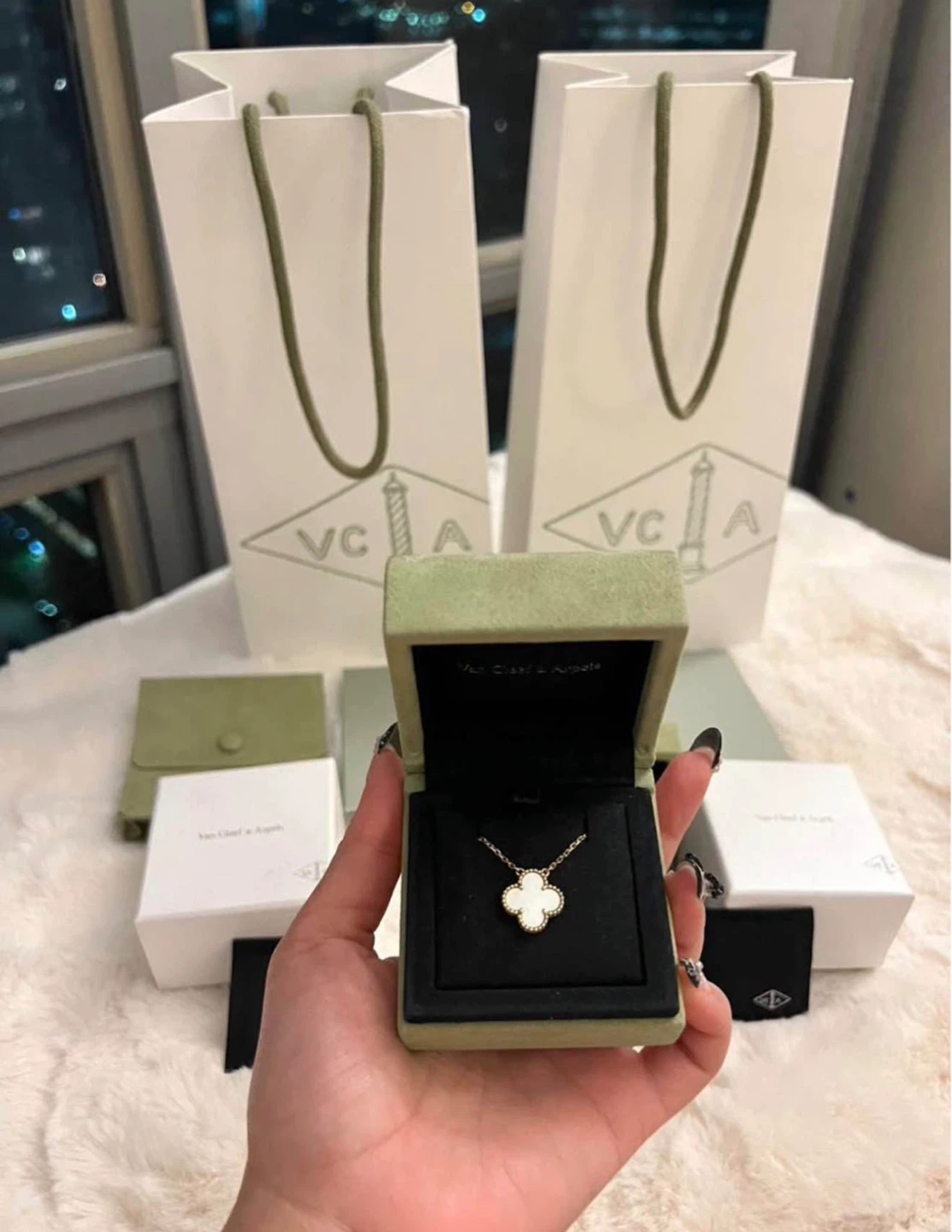 Van Cleef & Arpels Vintage Alhambra Pendant - Mother of Pearl