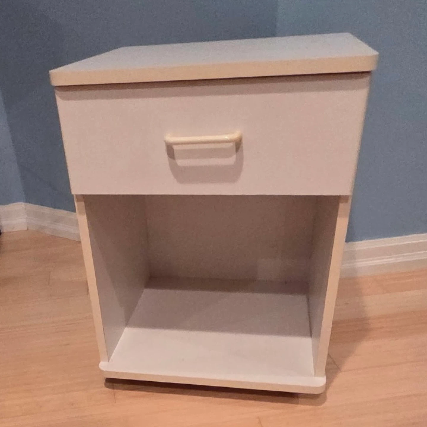 White 1-Drawer Nightstand - photo 4