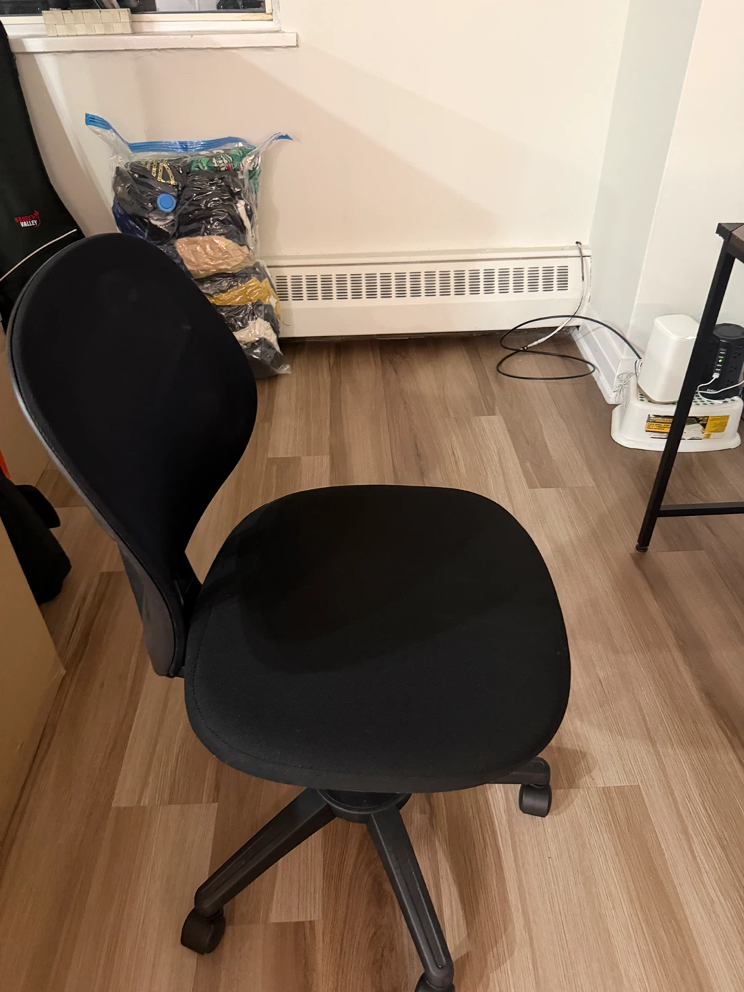 Black Mesh Back Office Chair - photo 3