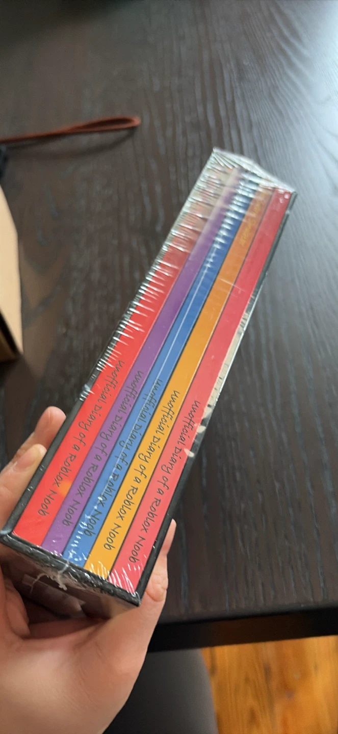 Unofficial Diary of a Roblox Noob Boxed Set 1 - photo 3