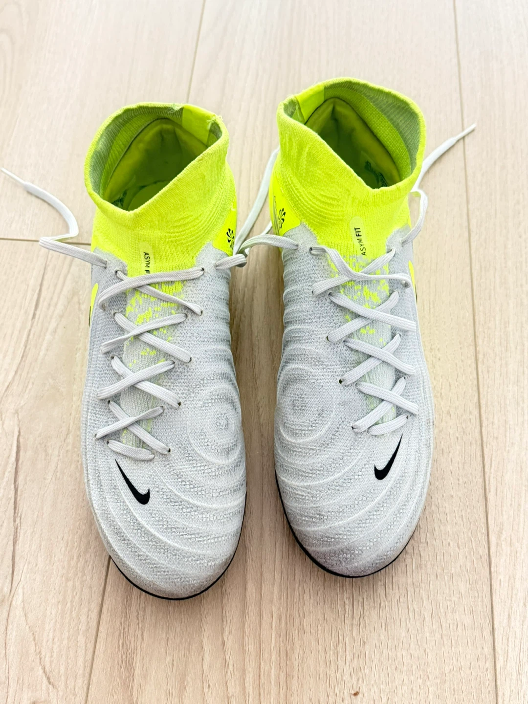 Nike Phantom Luna 2 FG Soccer Cleats