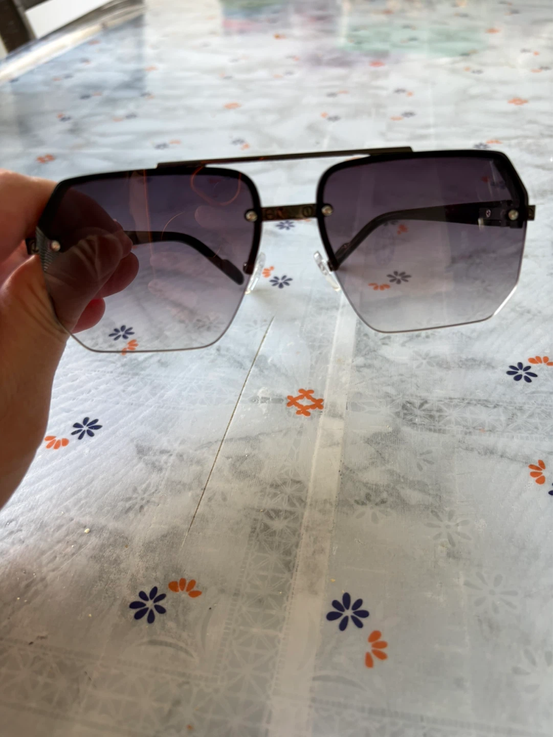 Unisex Oversized Black Gradient Sunglasses - photo 2