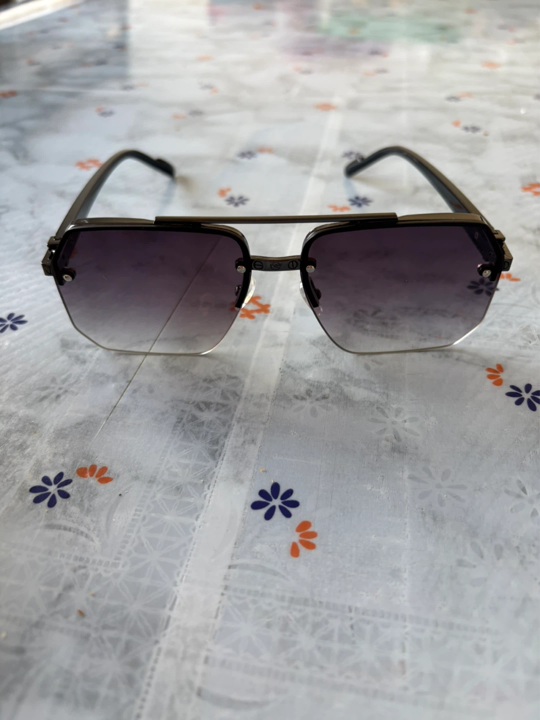 Unisex Oversized Black Gradient Sunglasses
