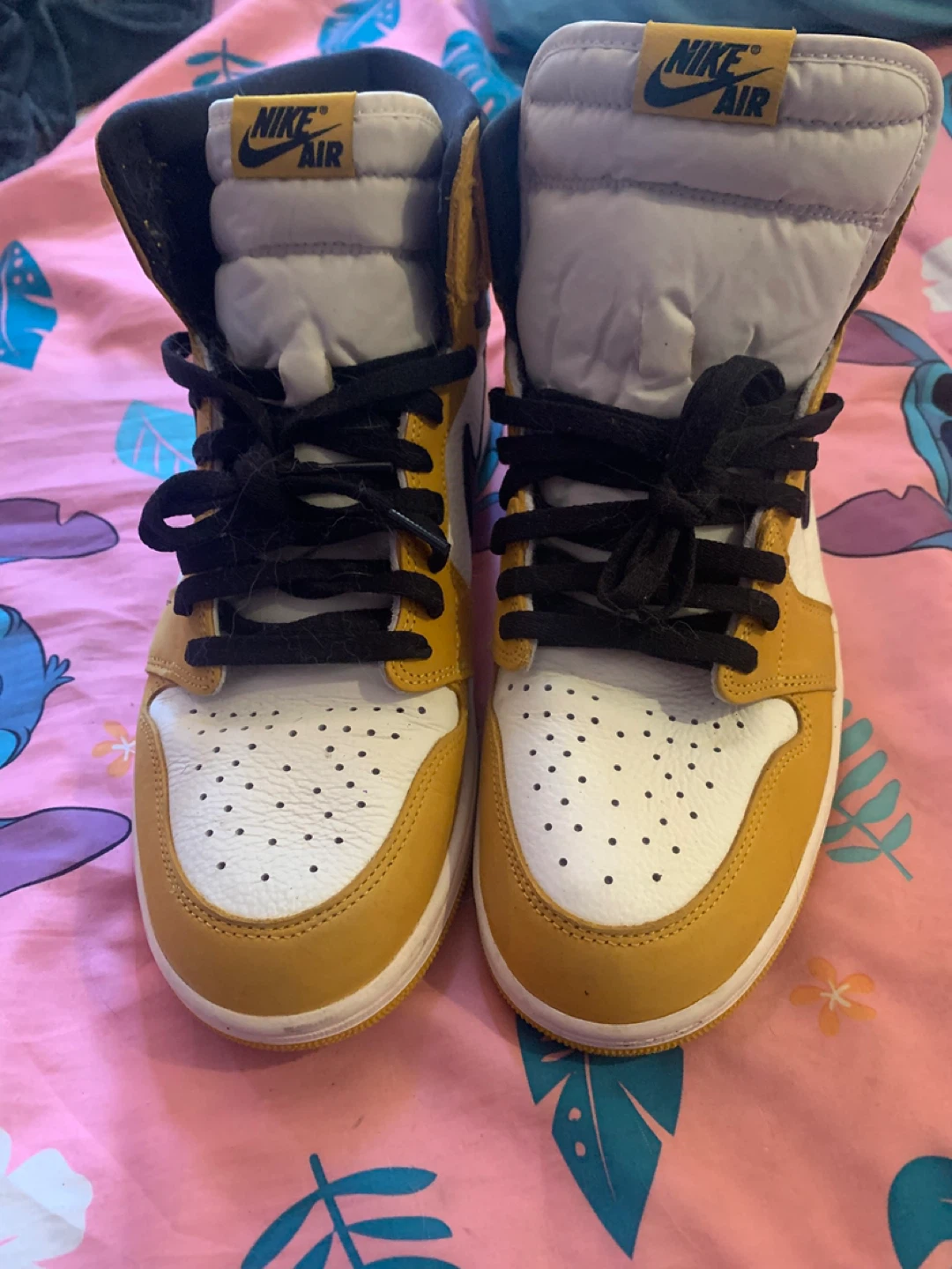 Air Jordan 1 High OG "University Gold" Sneakers - photo 3