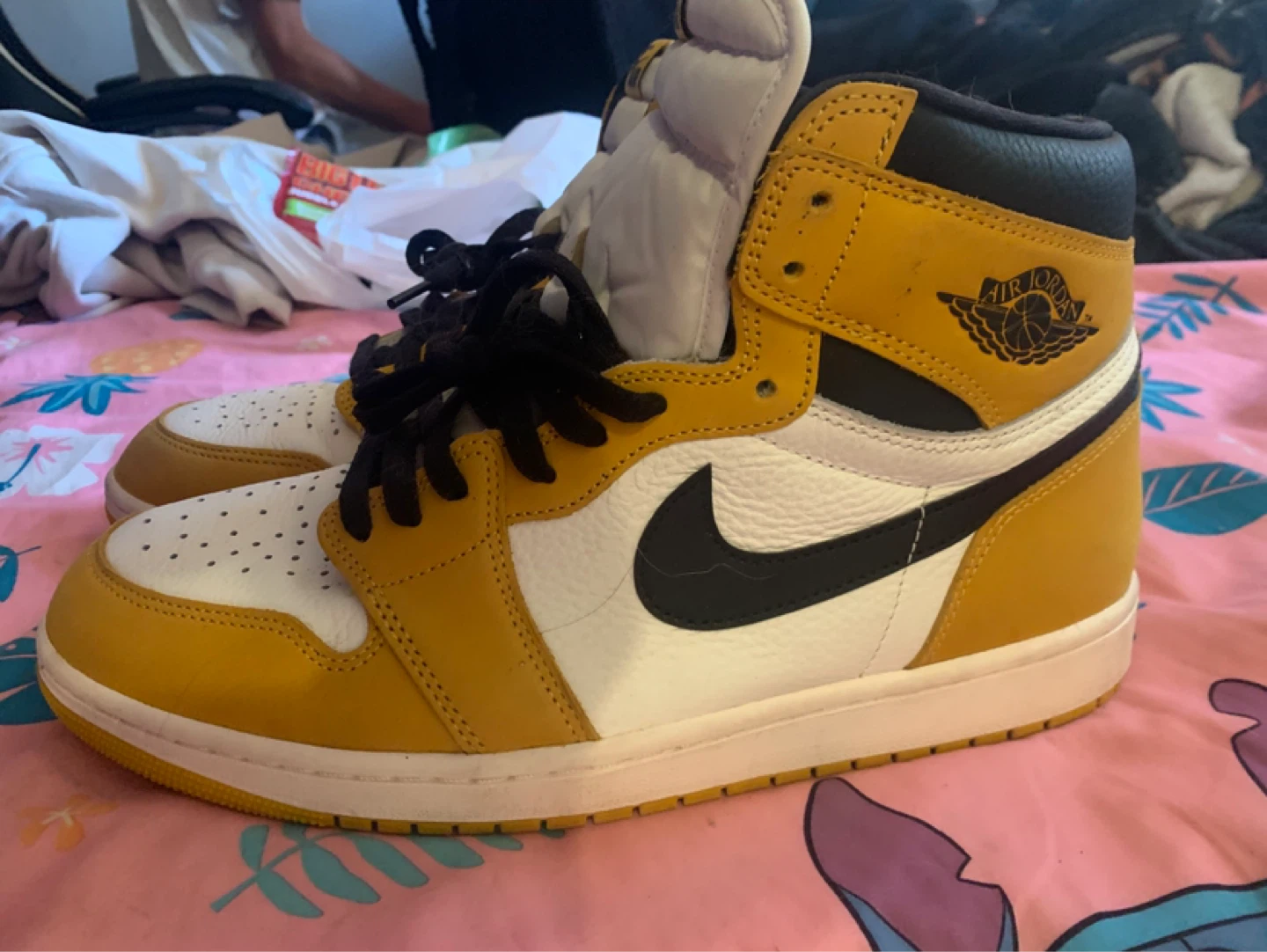 Air Jordan 1 High OG "University Gold" Sneakers - photo 2