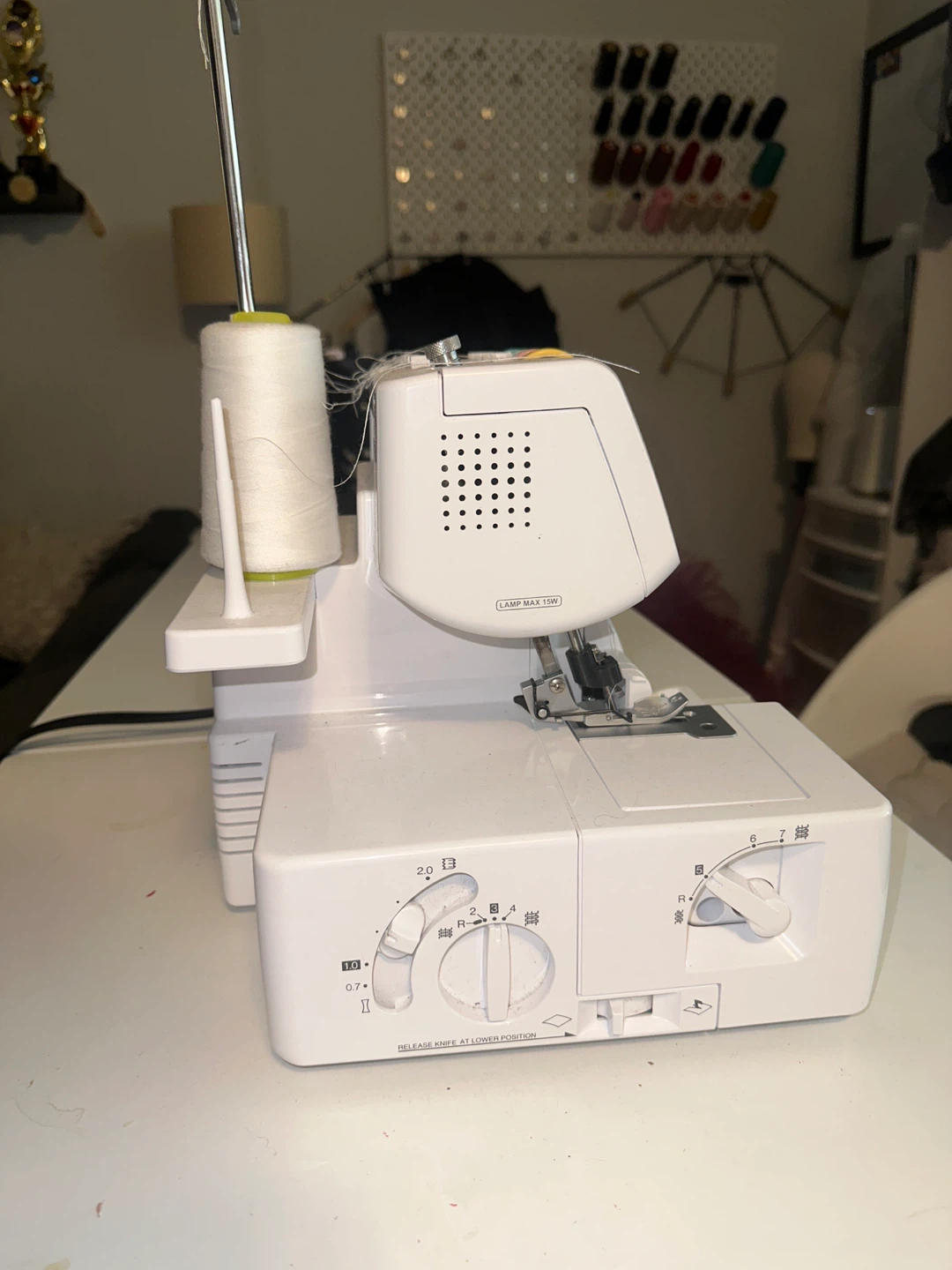 Brother Lock 1034D Serger Sewing Machine - photo 5