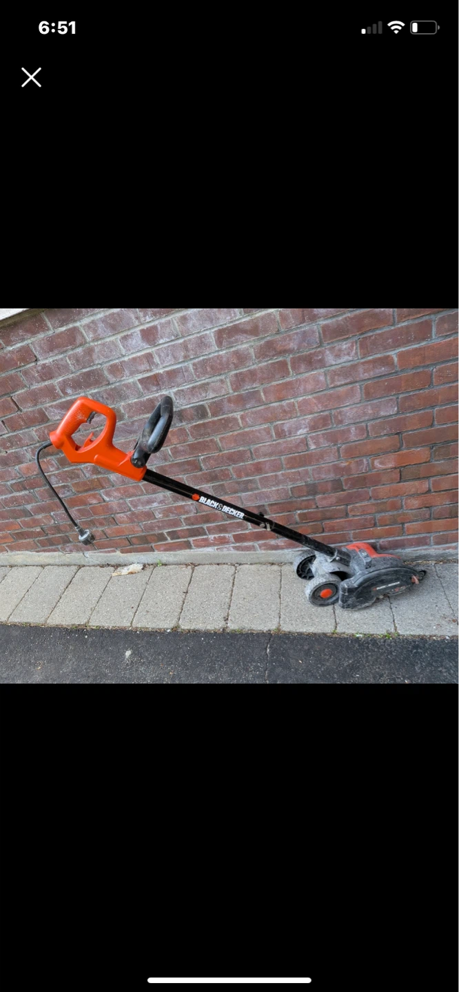 Black & Decker Electric String Trimmer
