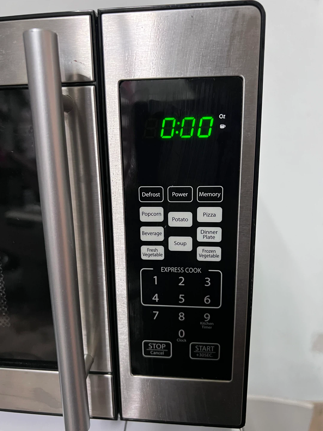 BLACK+DECKER Microwave Oven - photo 2