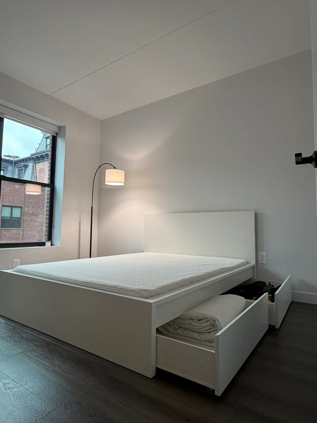Bed frame and mattress - photo 3
