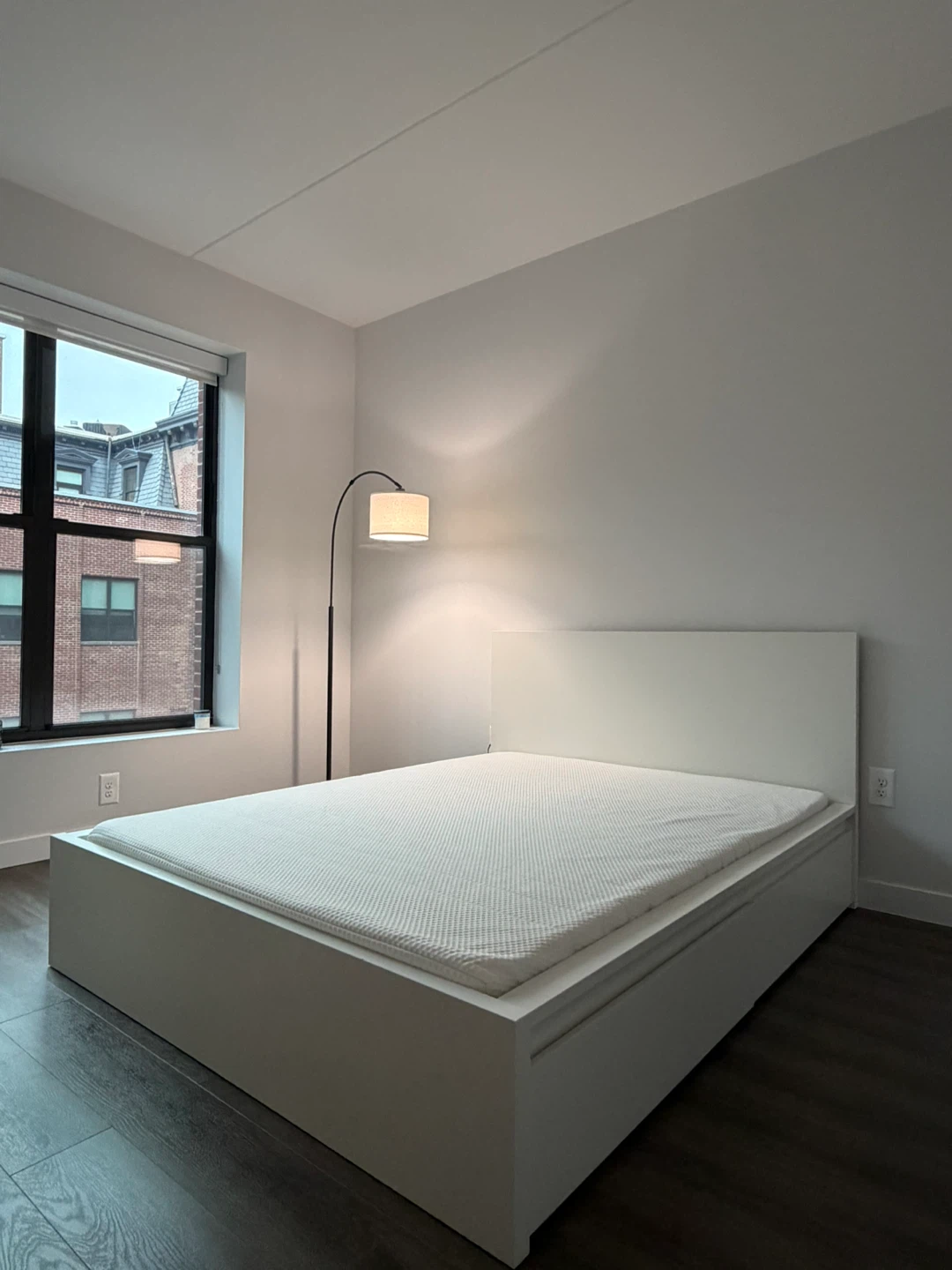 Bed frame and mattress - photo 2