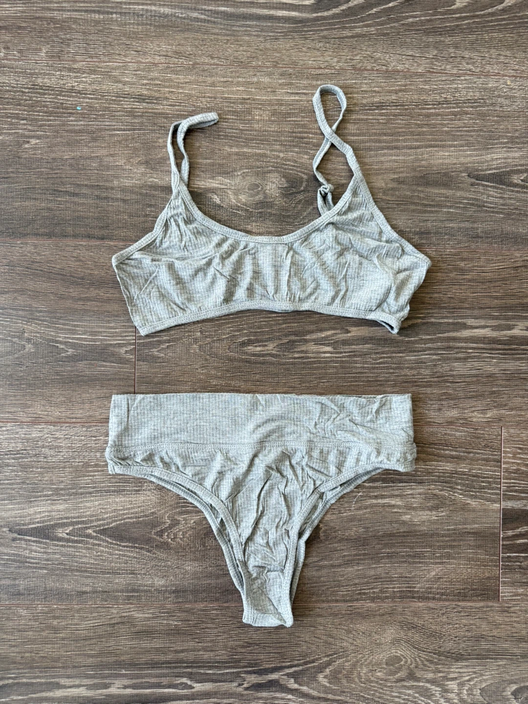 New Grey Ribbed Bralette and Panty Set - Size L - photo 2