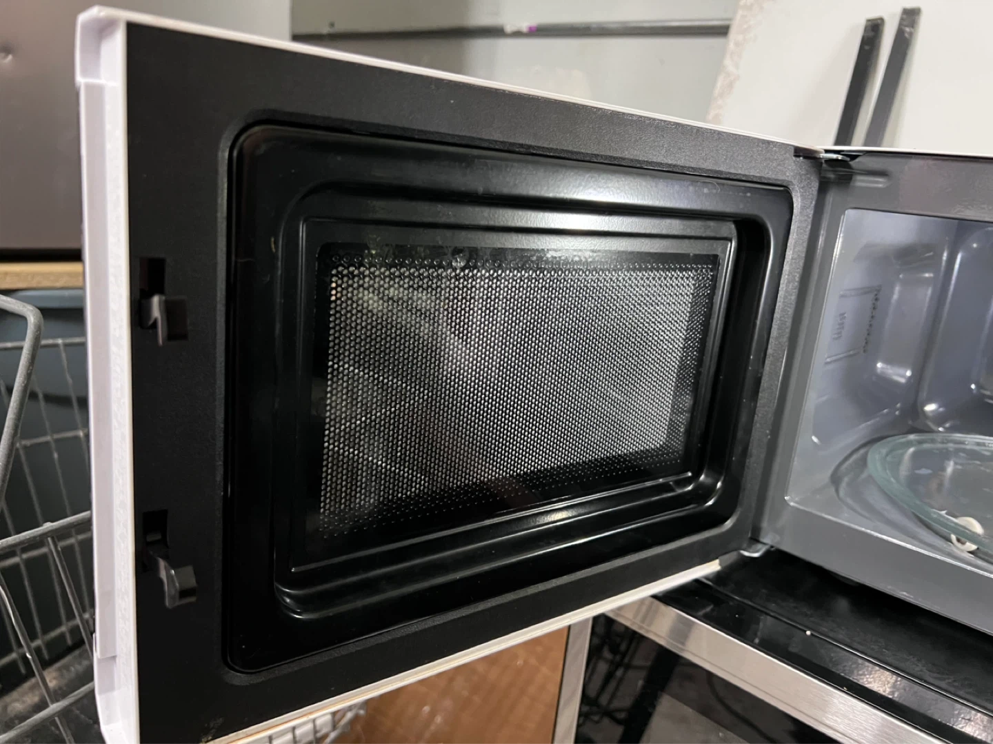 Farberware White Microwave Oven - photo 3