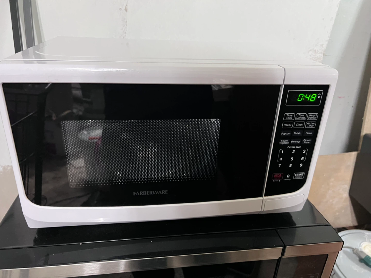 Farberware White Microwave Oven - photo 4