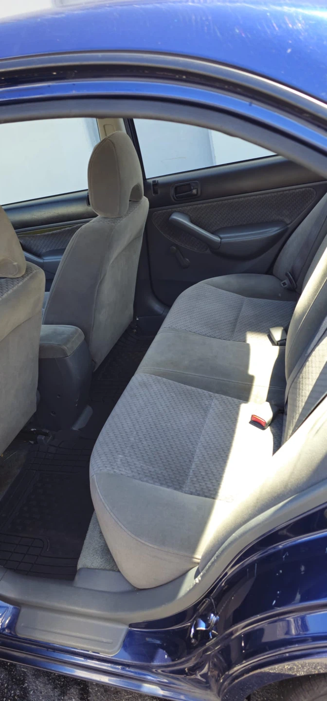 2004Honda Civic Sedan - photo 5