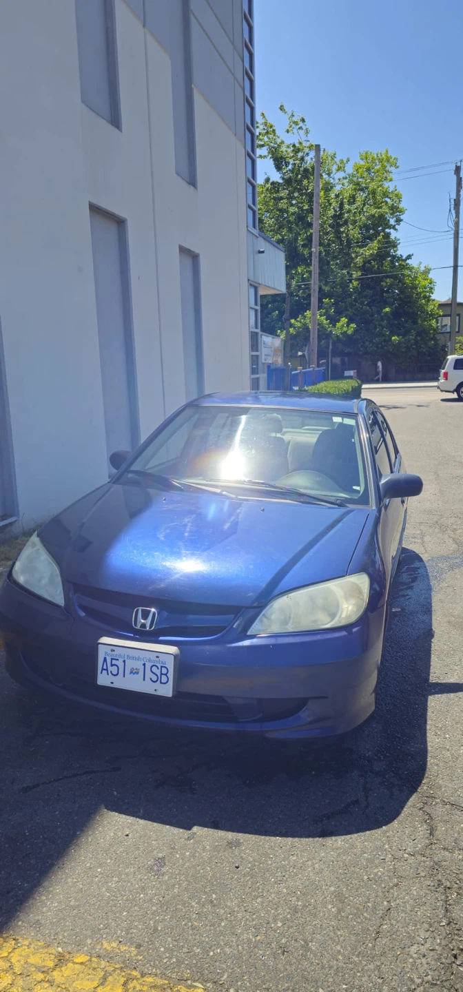 2004Honda Civic Sedan - photo 4