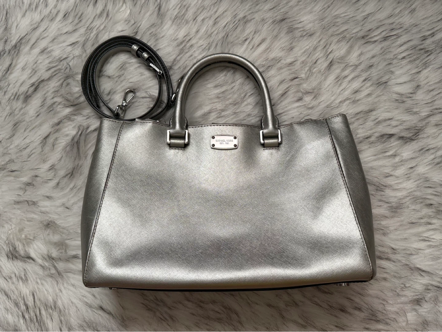 Michael Kors Silver Handbag with Strap - photo 2