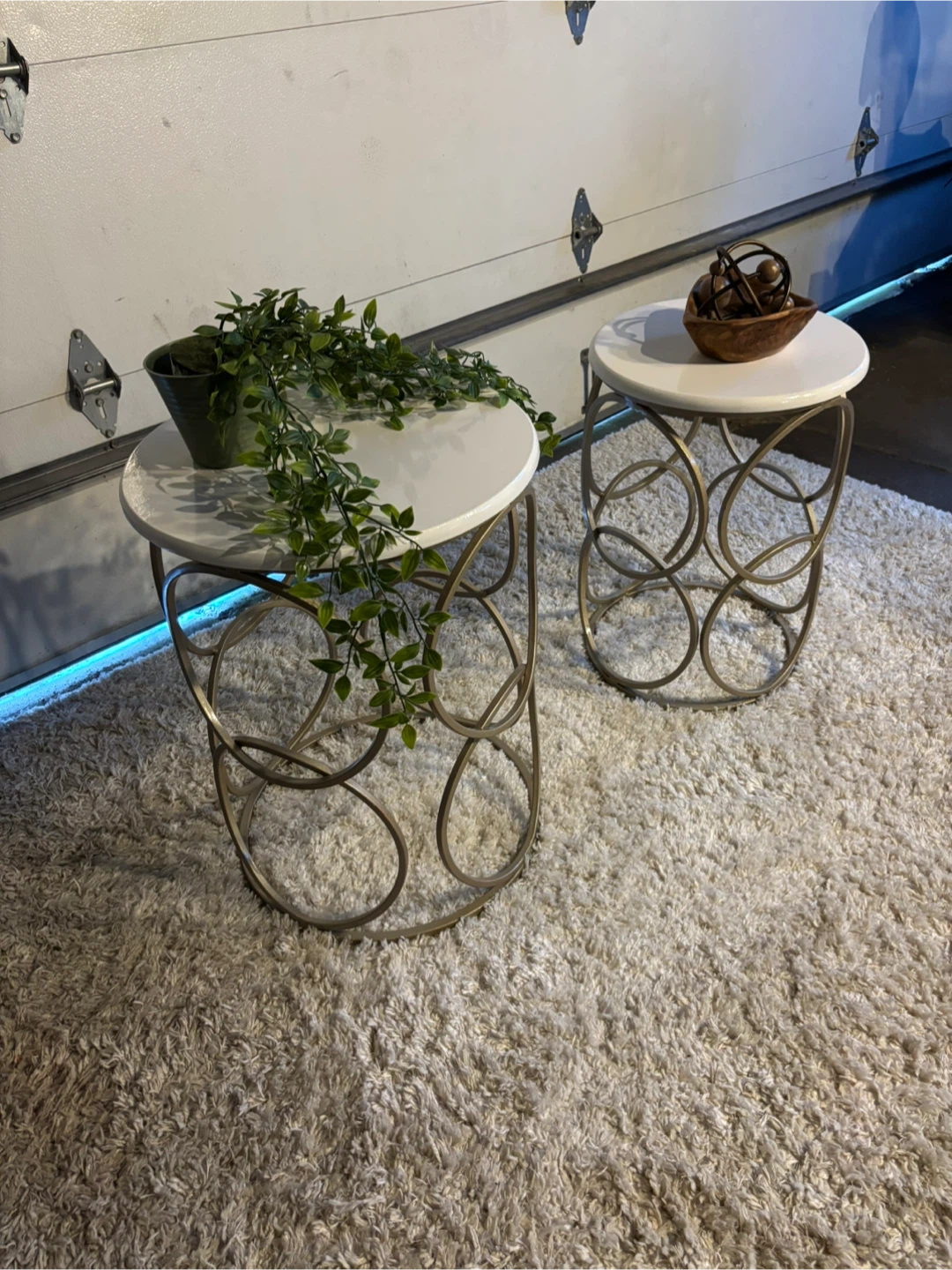 Set of 2 Round Accent Tables - photo 2