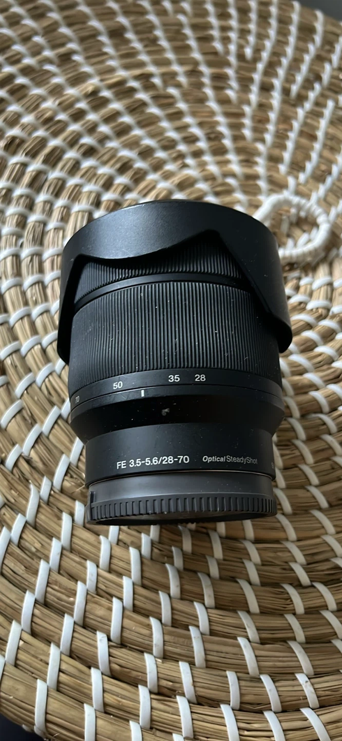 Sony FE 28-70mm f/3.5-5.6 OSS E-mount Lens