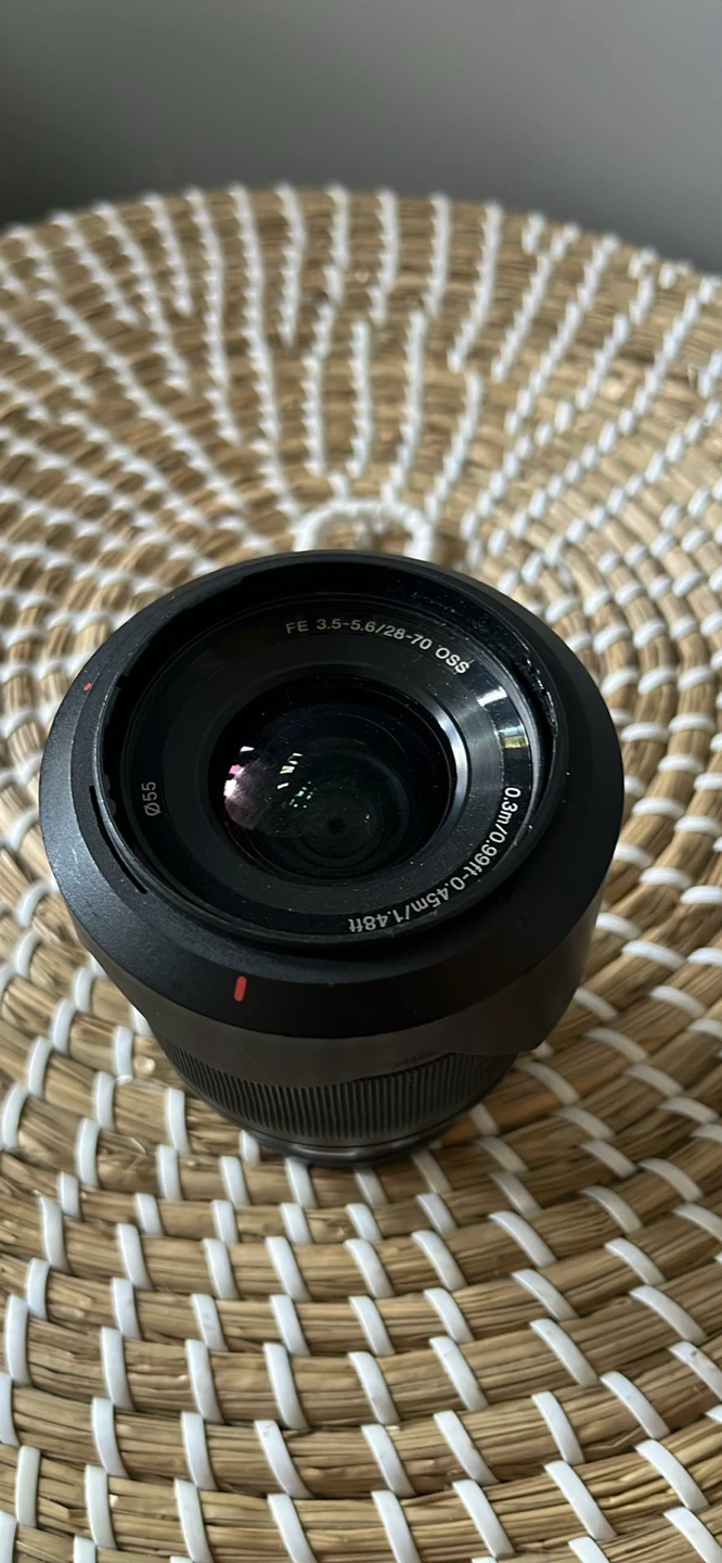 Sony FE 28-70mm f/3.5-5.6 OSS E-mount Lens - photo 2