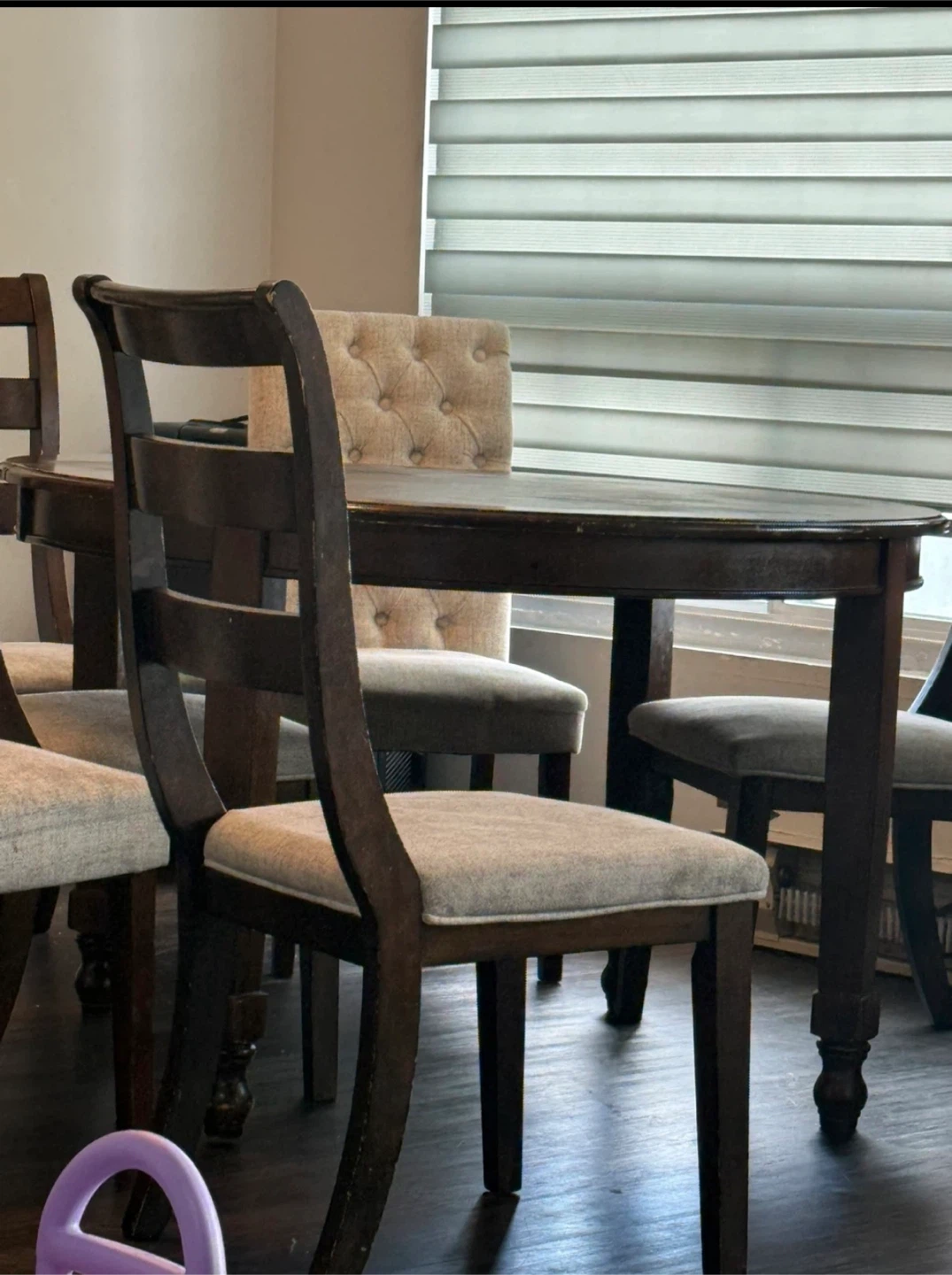 Extendable dinning table with 6 chairs - photo 2