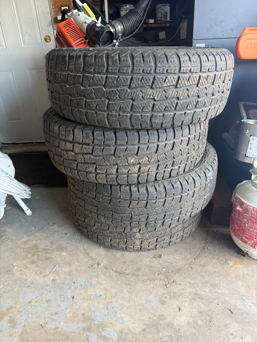 Ram 1500 full tire set 275/60R20