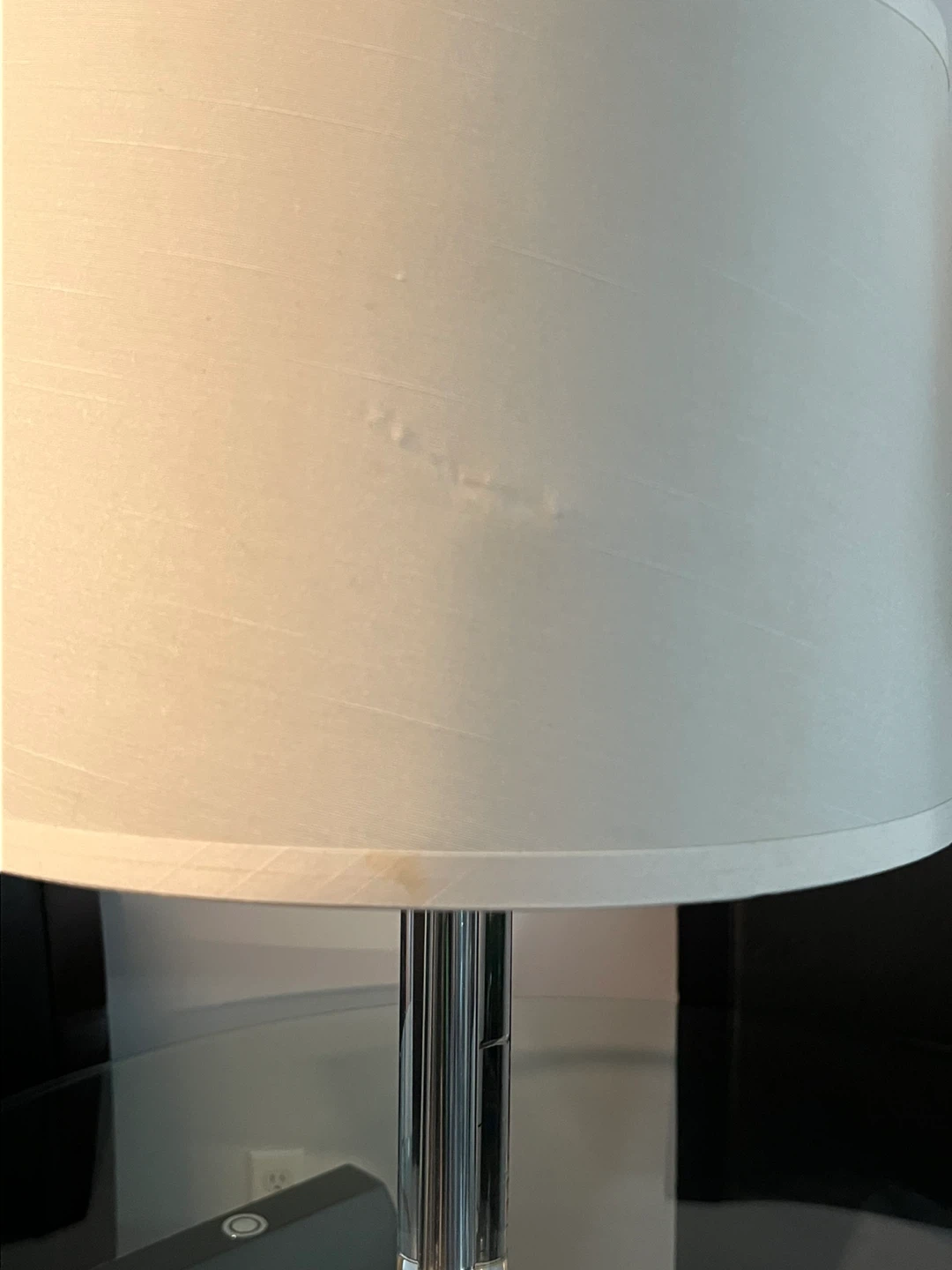 Pair of Table Lamps with Silver Base and White Shades - photo 2