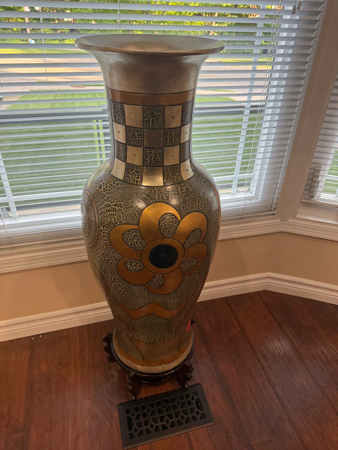 Decorative Floor Vase - photo 2