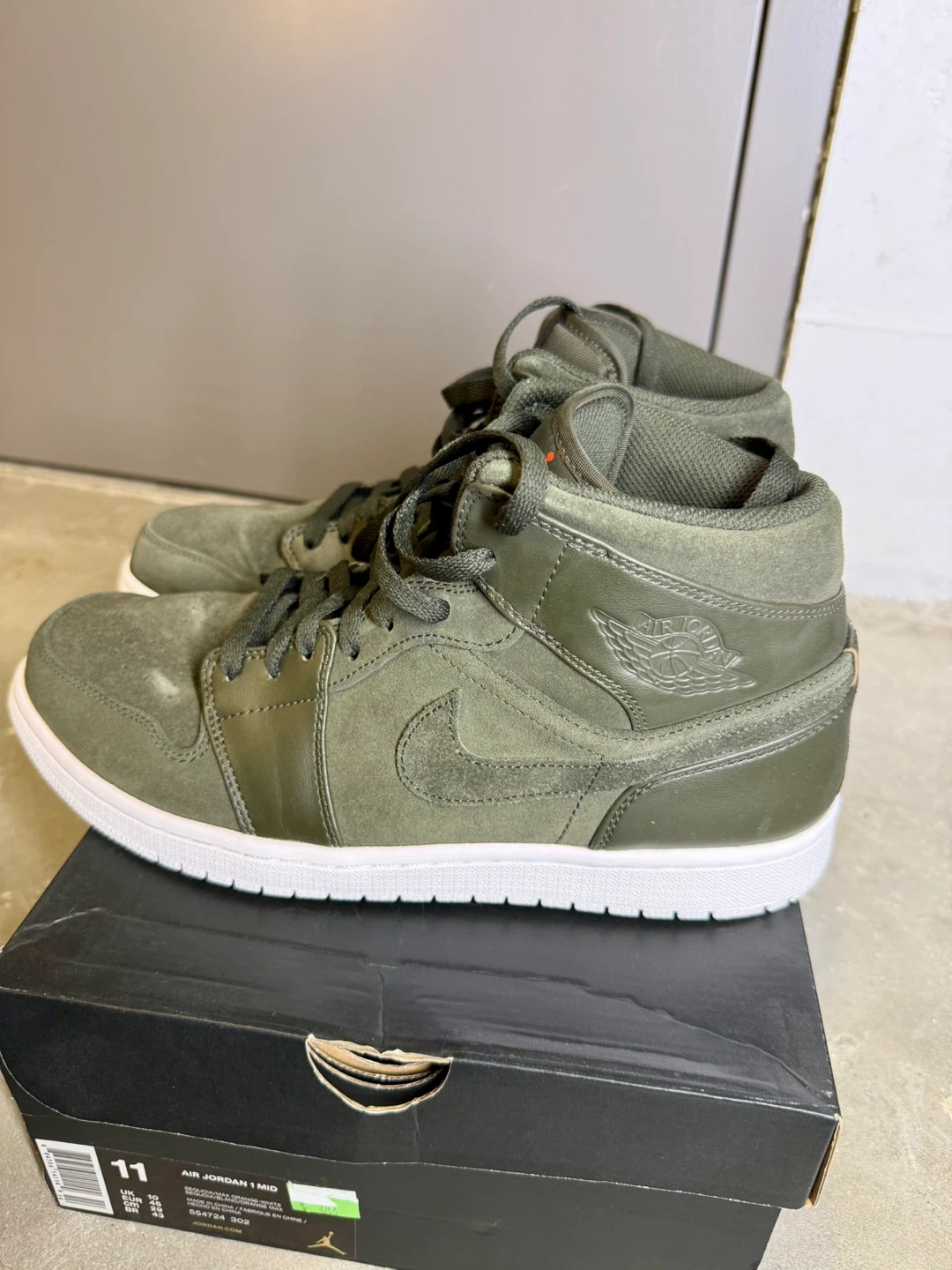 Air Jordan 1 Mid SE Olive Green US11 - photo 2
