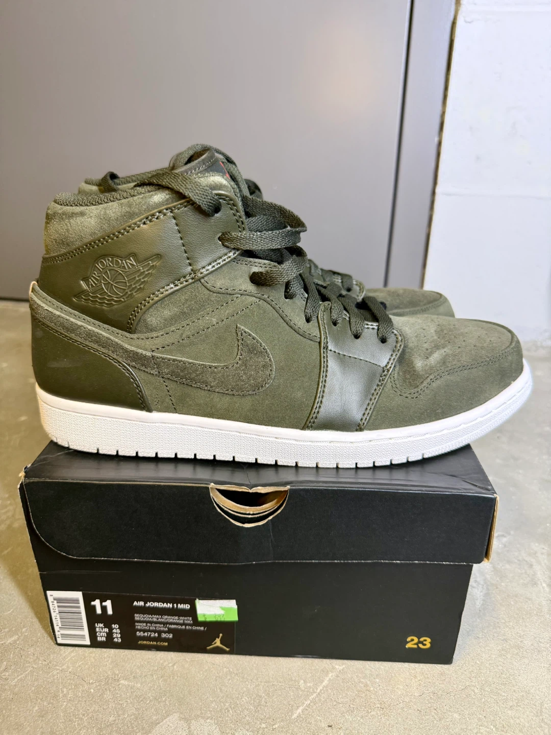 Air Jordan 1 Mid SE Olive Green US11