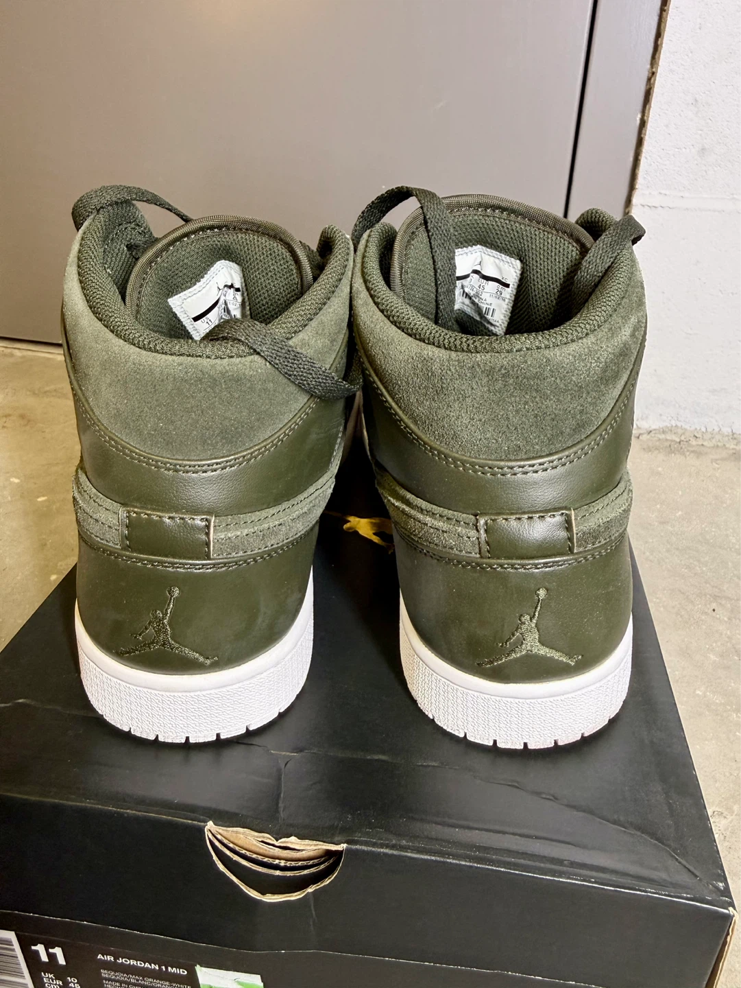 Air Jordan 1 Mid SE Olive Green US11 - photo 5