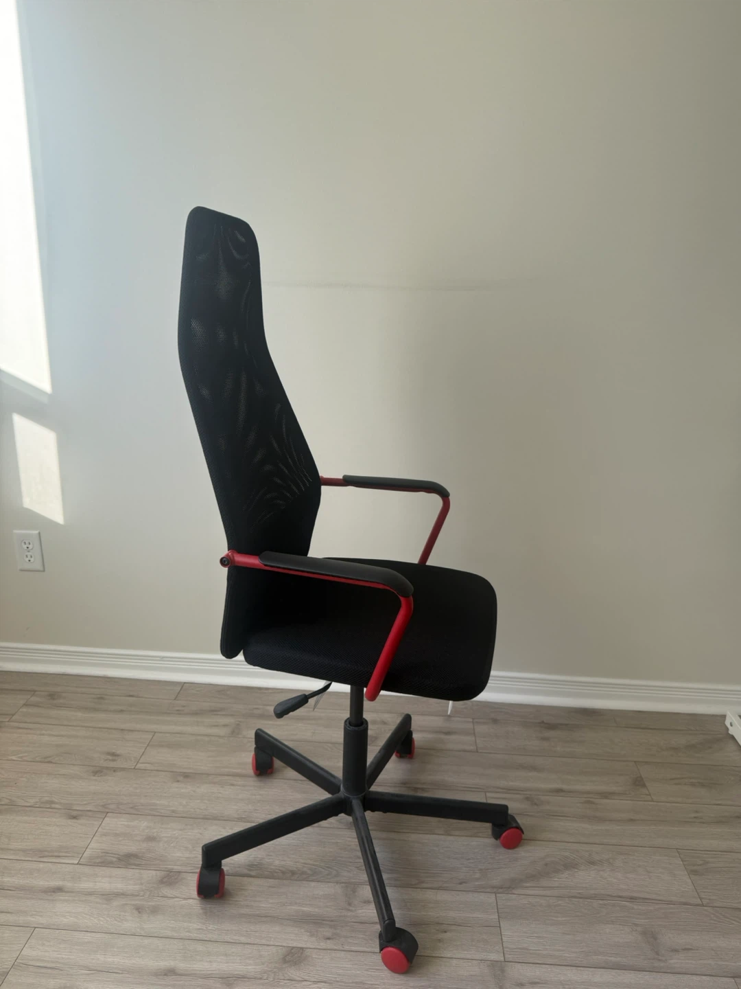 IKEA HUFVUDSPELARE Gaming Chair - Black - photo 3