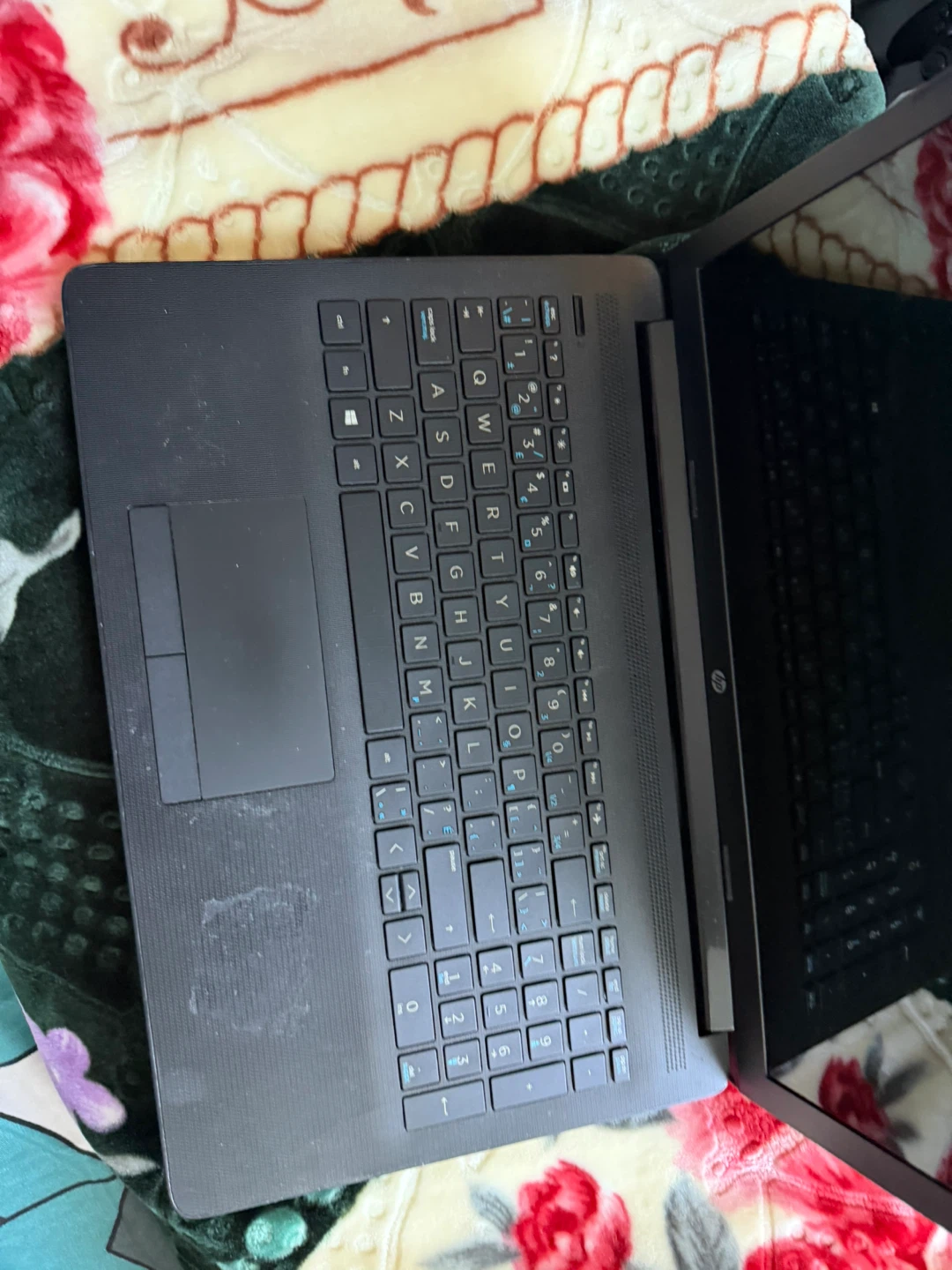 HP Laptop - photo 3