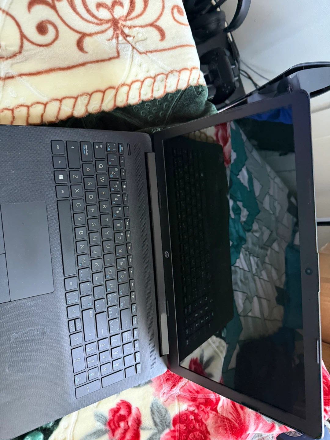 HP Laptop - photo 4