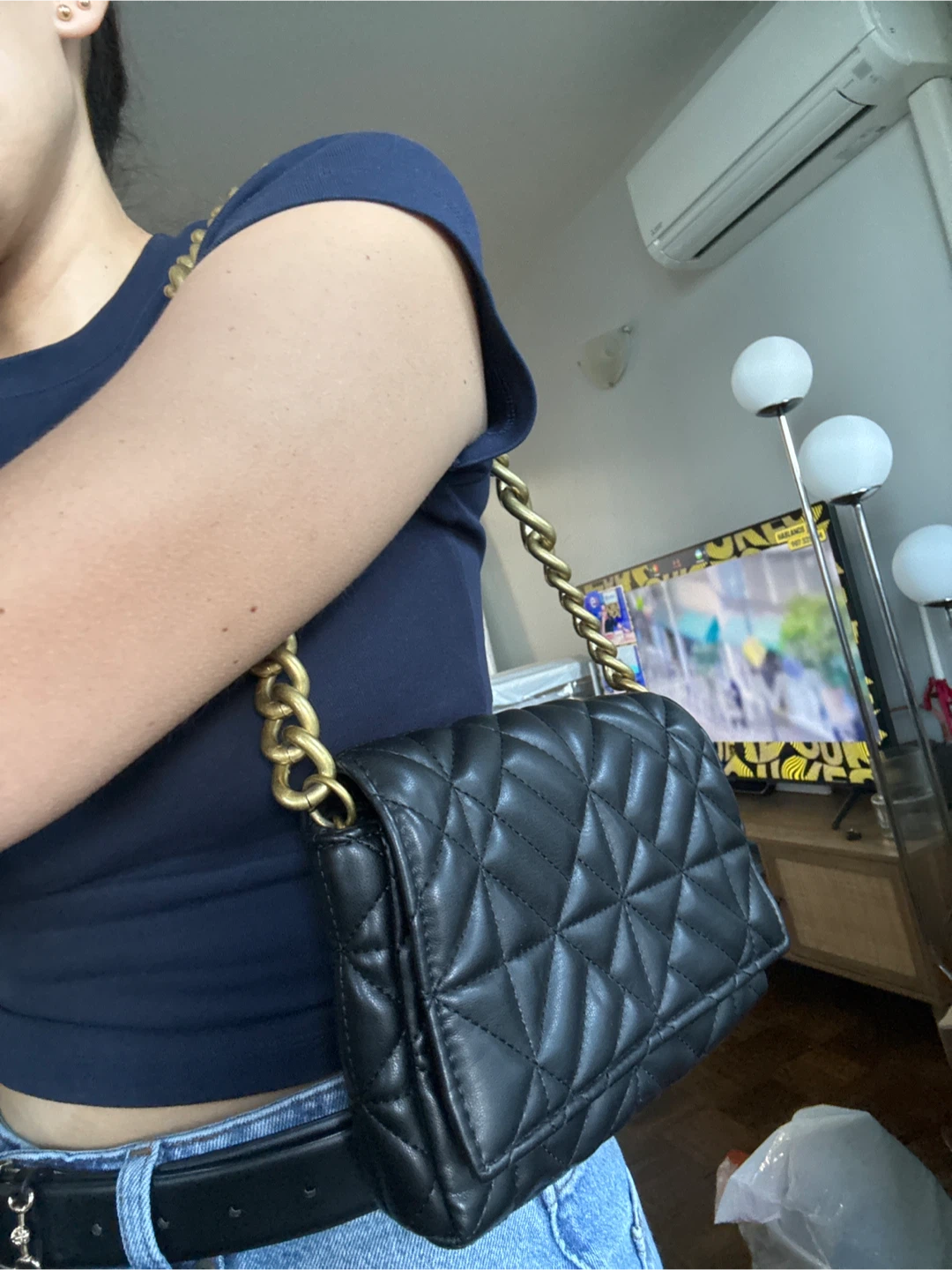 Black Quilted Handbag with Gold Chain - photo 4