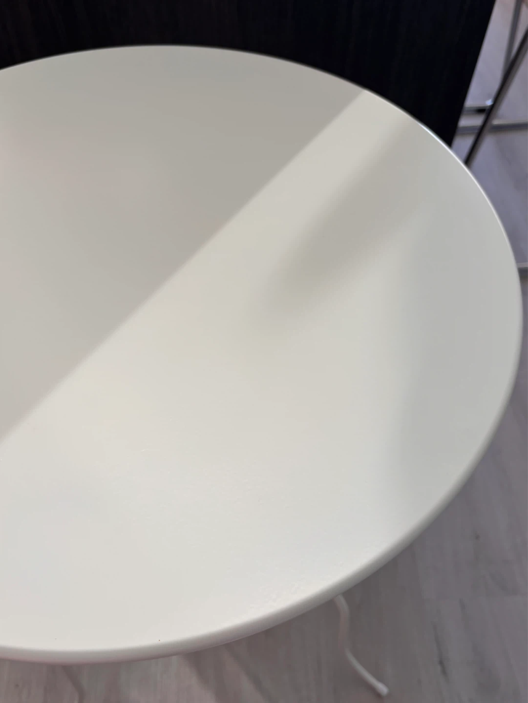 IKEA White Round Side Table – Like New - photo 4