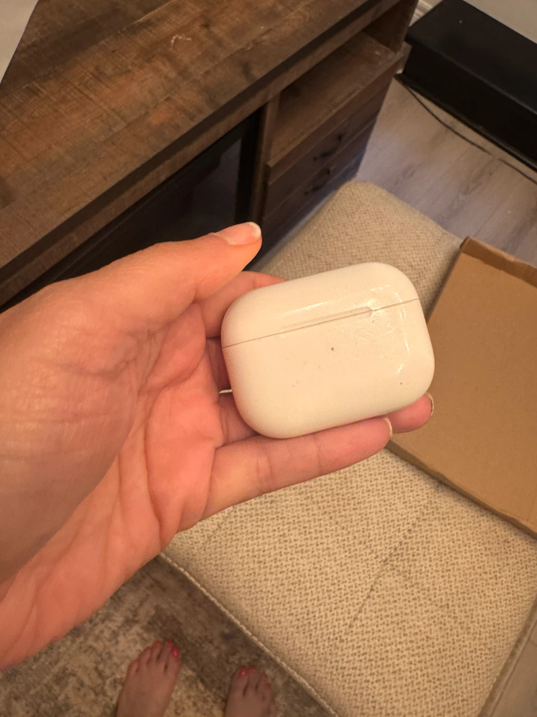 Apple AirPods Pro Charging Case - photo 3