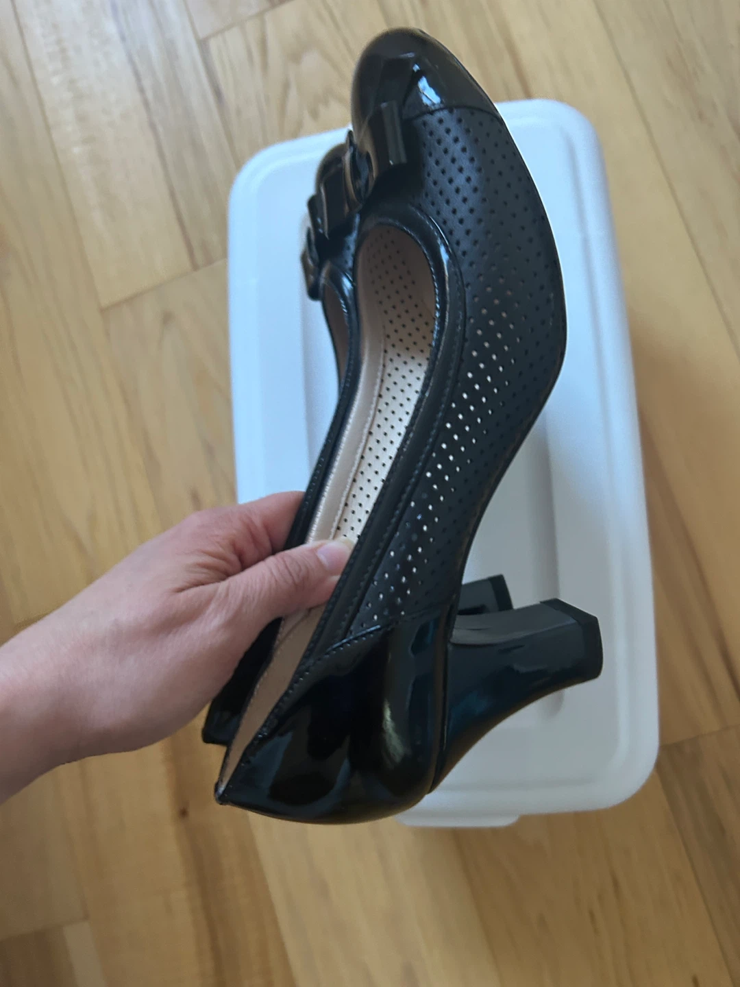 Monica Ricci Black Perforated Bow Heels - photo 3