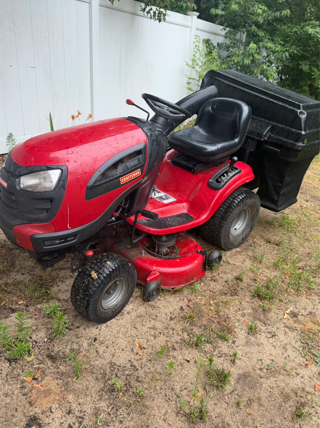 Craftsman YT3000 Riding Mower with Bag