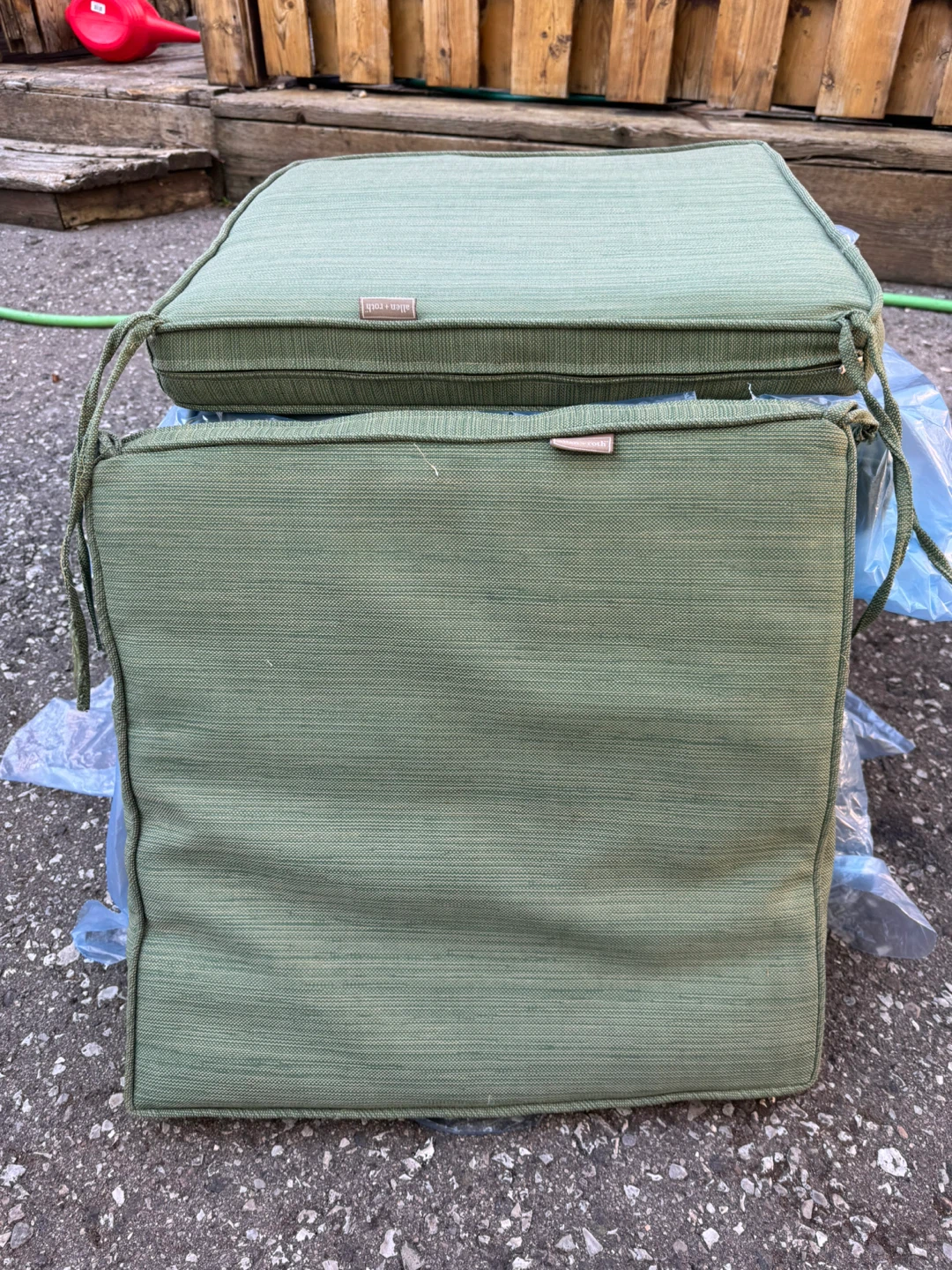 Green Outdoor Cushions Set - photo 2