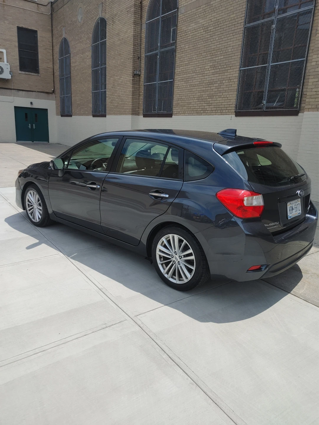 Subaru Impreza 2.0i Premium Hatchback - photo 4
