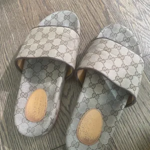 Gucci Slides Men’s Size 10 US