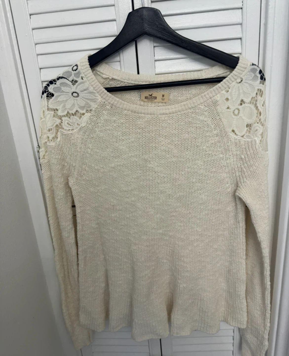 Hollister Cream Lace Shoulder Sweater - Medium