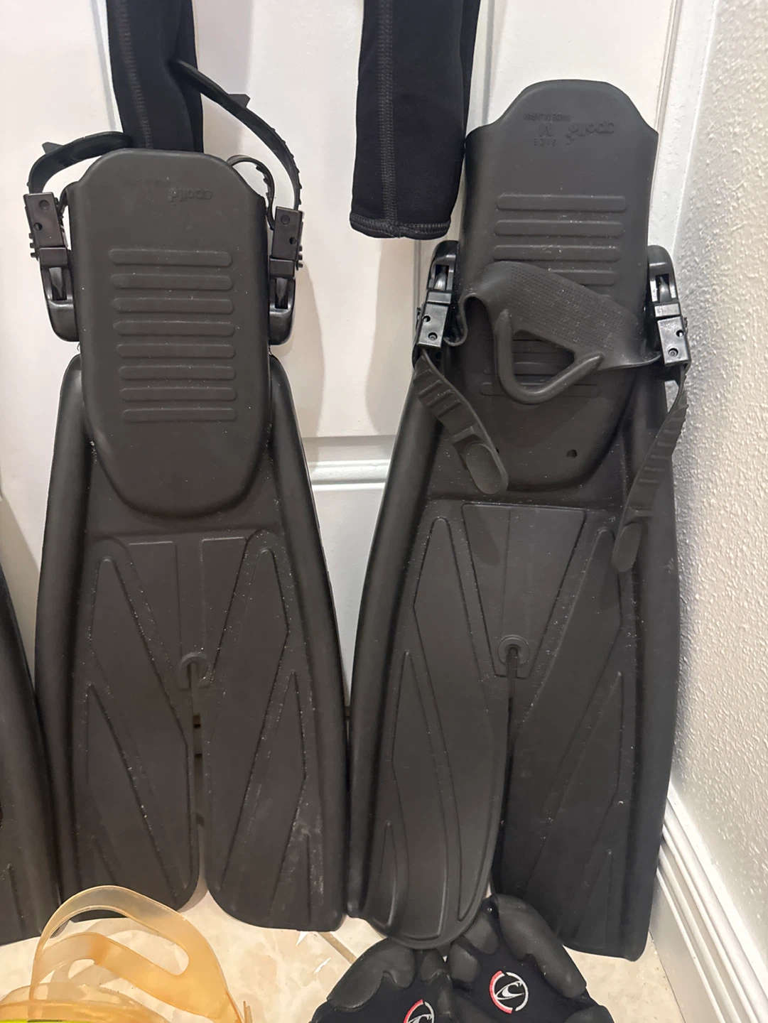 Scuba Gear Set: Wetsuits, Fins, Mask & Snorkel - photo 2